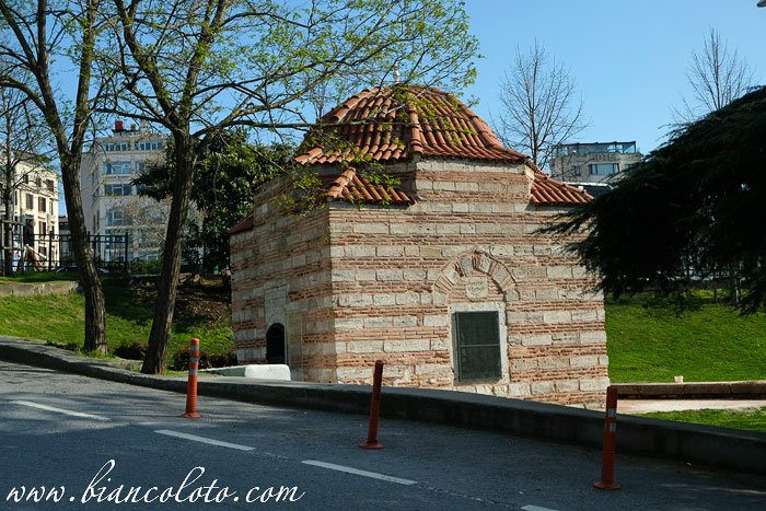 Гробница Лохусы Султан . Касымпаша. Стамбул