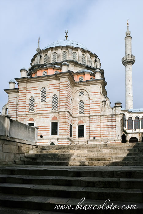 Мечеть Лалели