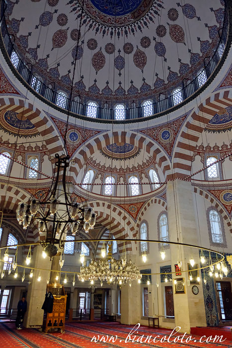 Мечеть Атик Валиде 