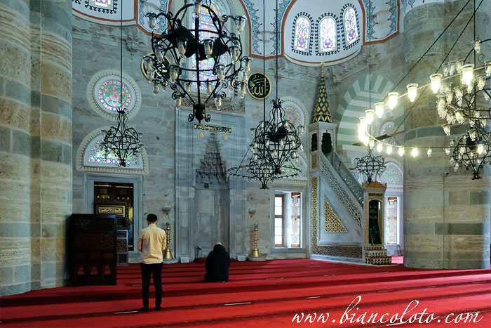 Мечеть Михримах Султан в Ускюдар 