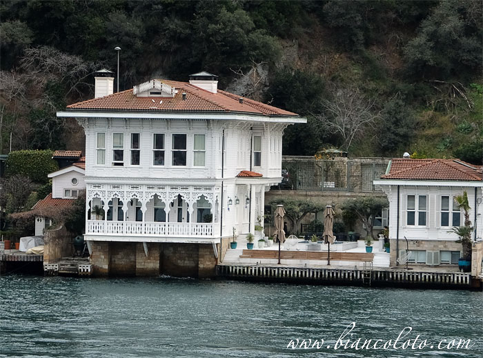 Особняк Эдхем Пертев