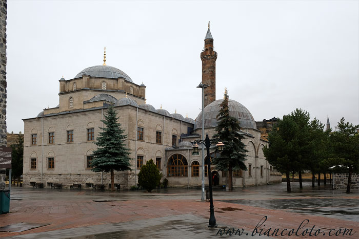 Мечеть Эвлия и гробница. Карс