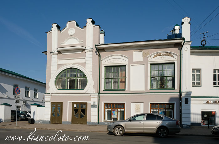 Улица Симановского, 10