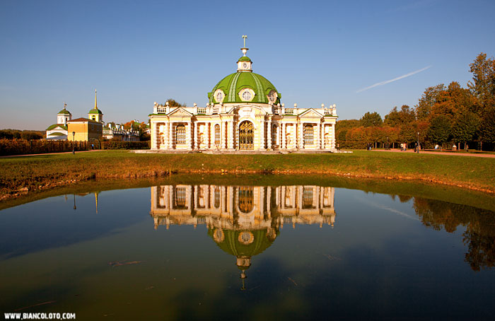 Кусково, грот и Итальянский домик