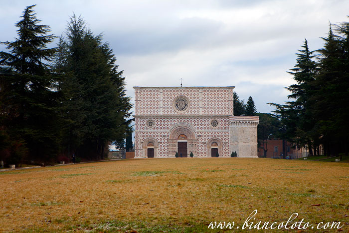 Базилика Санта Мария-ди-Коллемаджо. Аквила. Абруццо. Аквила