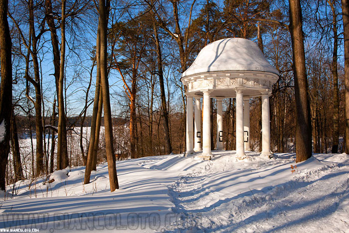  Храм Венеры в усадьбе Суханово