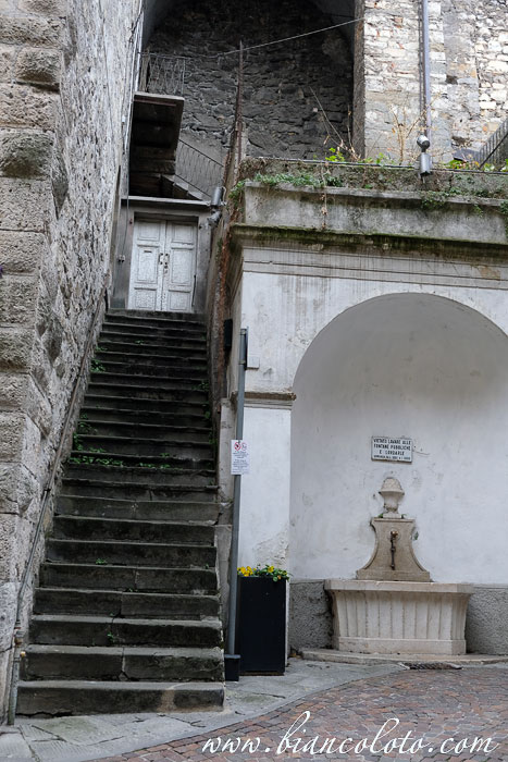 Ловере (Lovere). Озеро Изео