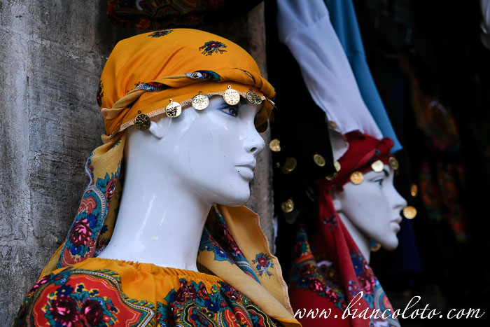 Местная одежда и аксессуары . Мардин