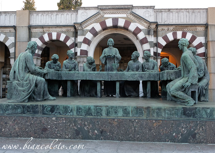 Надгробие «Тайная вечеря» для Давиде Кампари и его семьи