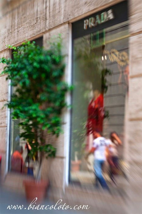 Совершить шопинг в Милане