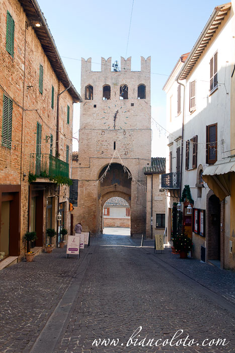 Городские ворота. Монтефалько (Montefalco)
