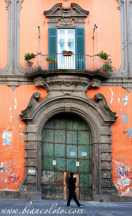 Via Vergini. Неаполь