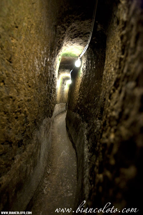Подземный Неаполь.