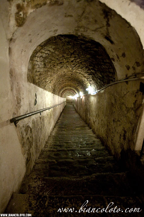 Подземный Неаполь.