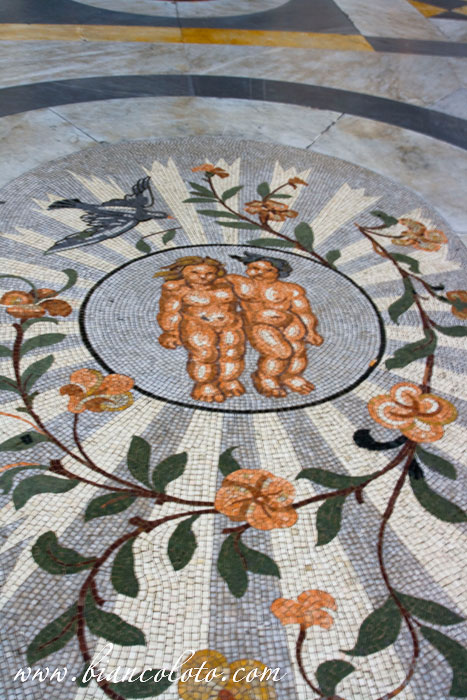 Мозаики в галерее Умберто  I