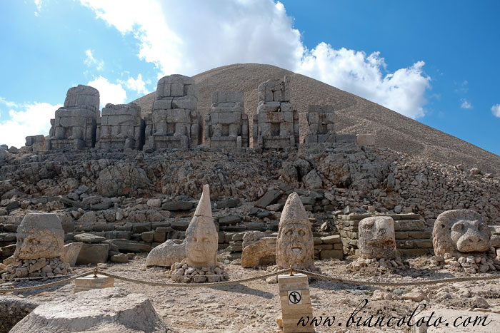 Восточная терраса. Гора Немрут 