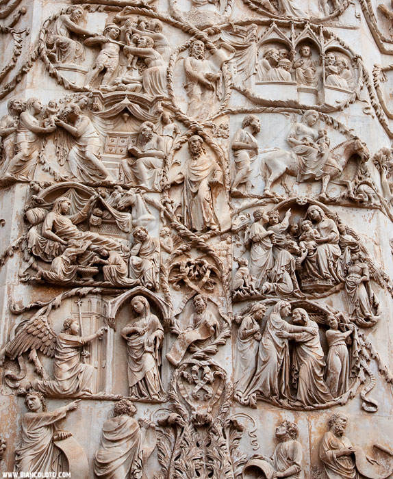 Фрагмент фасада, рельеф XIV в. Орвьето