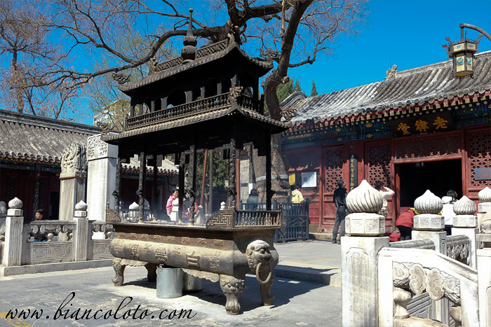 Зал Древнего Закона. Храм Белых облаков (Бай Юнь Гуань)