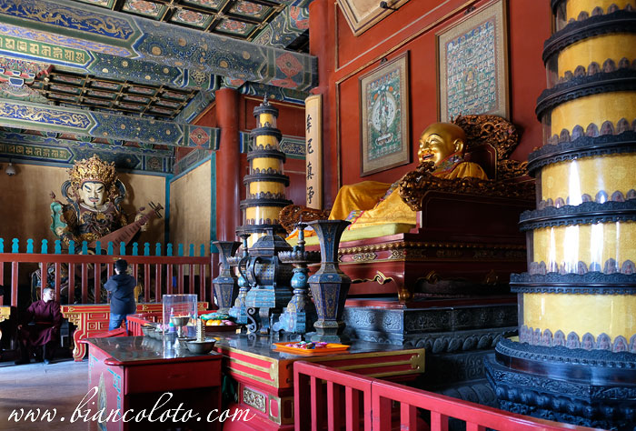 Павильон Небесных правителей. Буддийский храм Ламы в Пекине