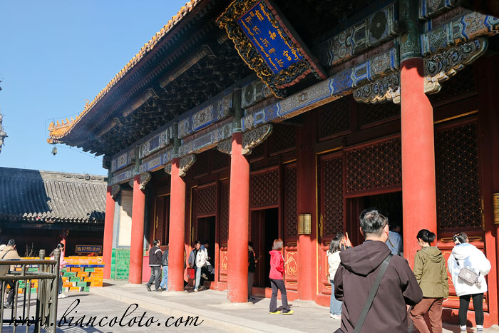 Павильон Гармонии и Спокойствия. Буддийский храм Ламы в Пекине