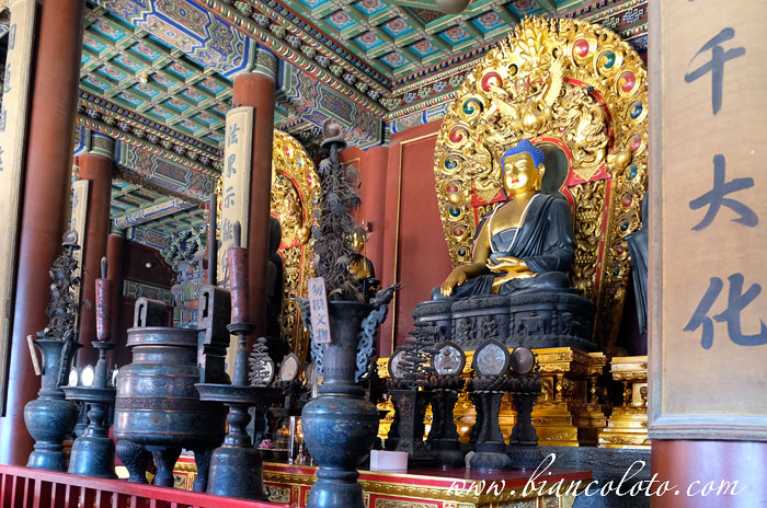 Павильон Гармонии и Спокойствия. Буддийский храм Ламы в Пекине