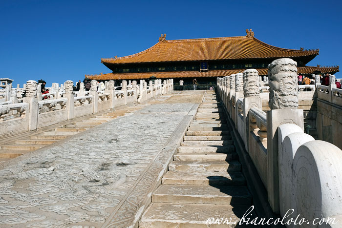 Мраморный спуск с драконами. Запретный город