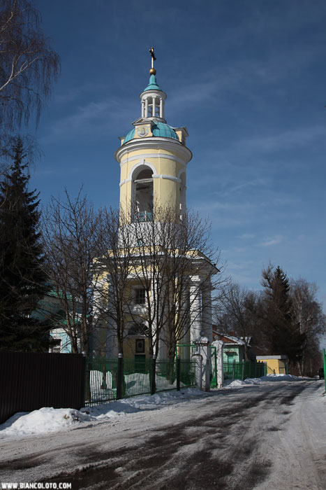Колокольня храма Петра Митрополита