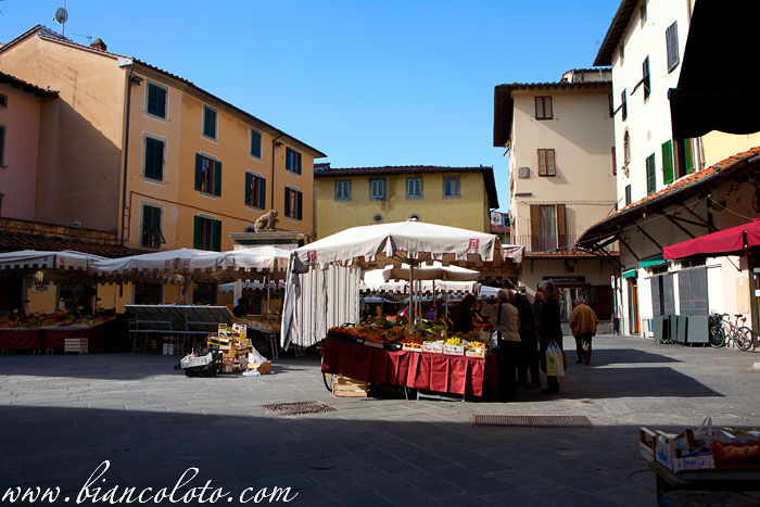 Piazza della Sala. Пистойя. Тоскана. Италия
