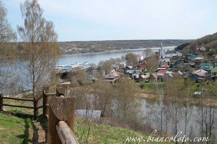 Вид на Волгу