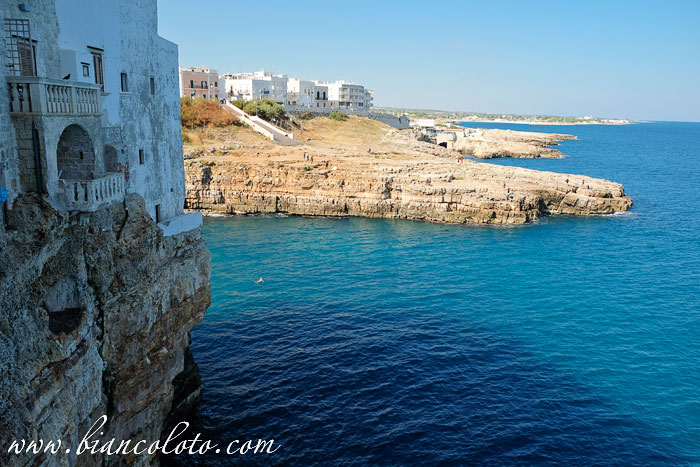 Вид на море в Полиньяно-а-Маре
