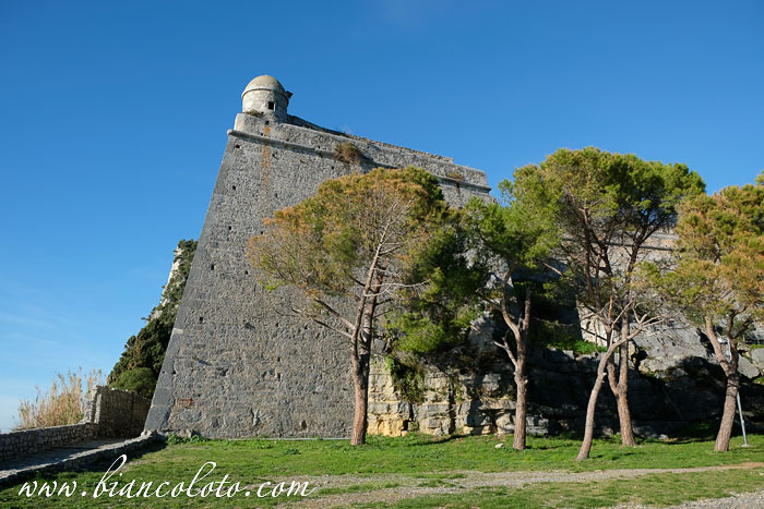 замок Дория