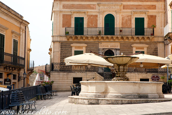 Piazza Pola. Рагуза