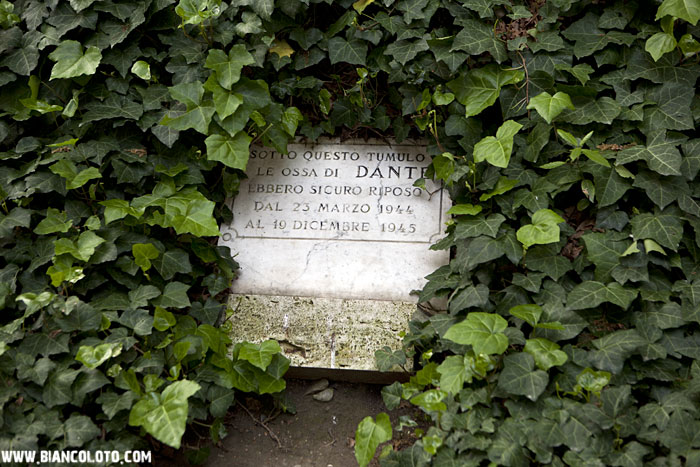 Мемориальная доска. Равенна