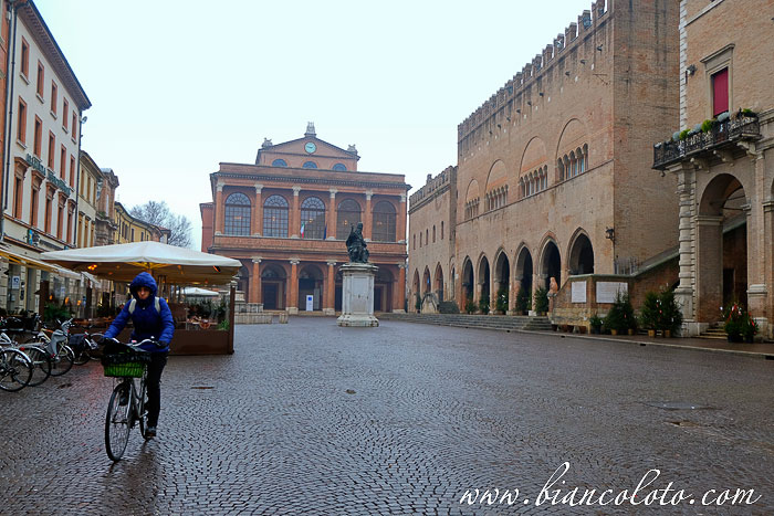 Площадь Кавур