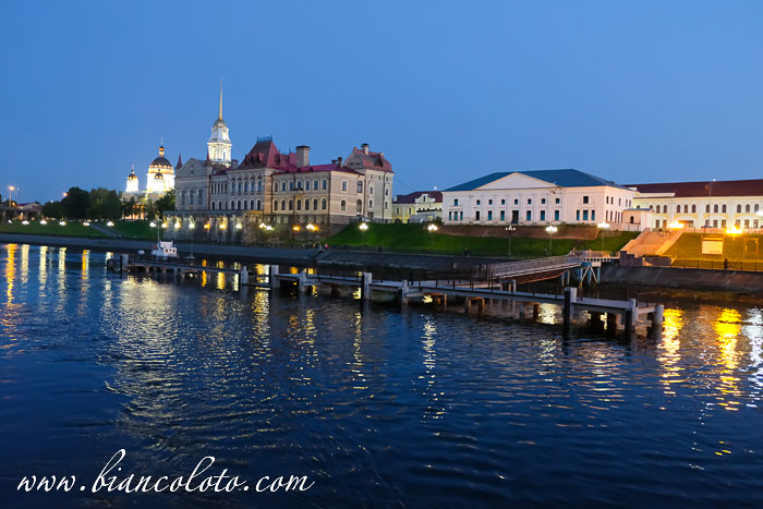 Старая и новая хлебные биржи