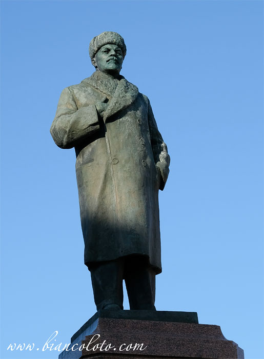 Памятник Ленину