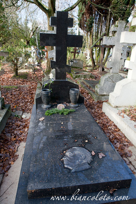 Могила Александра Галича. Сен-Женевьев-де-Буа.