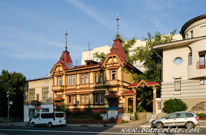 Дом Поплавского