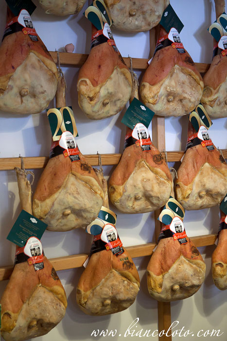 Прошутто Сан Даниеле - Prosciutto di San Daniele DOP