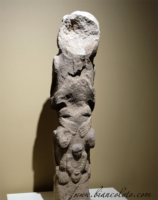 Тотемный обелиск из Гёбеклитепе