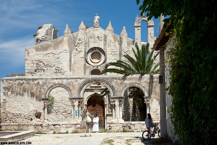  Базилика Сан-Джованни. Вход в катакомбы. Сиракуза