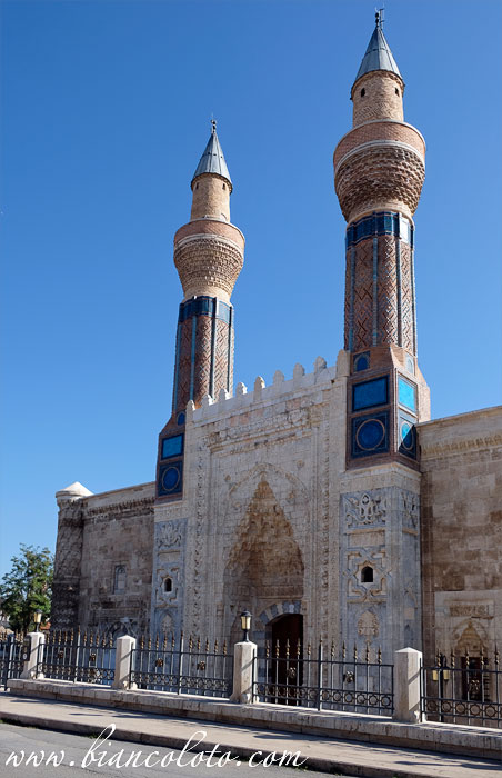 Гёк медресе 