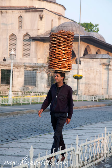 Уличные продавец