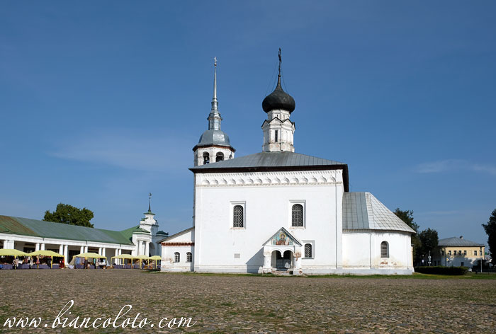 Воскресенская церковь и Торговая площадь