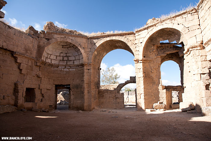 Восьмиугольный зал южных терм.