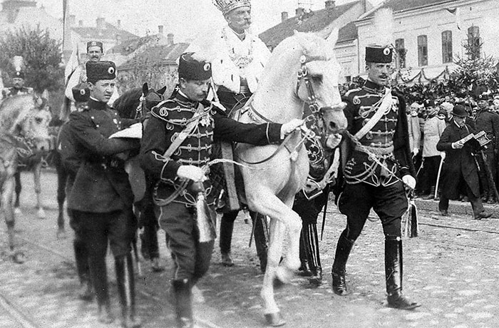 Петр I Карагеоргиевич в Тополе