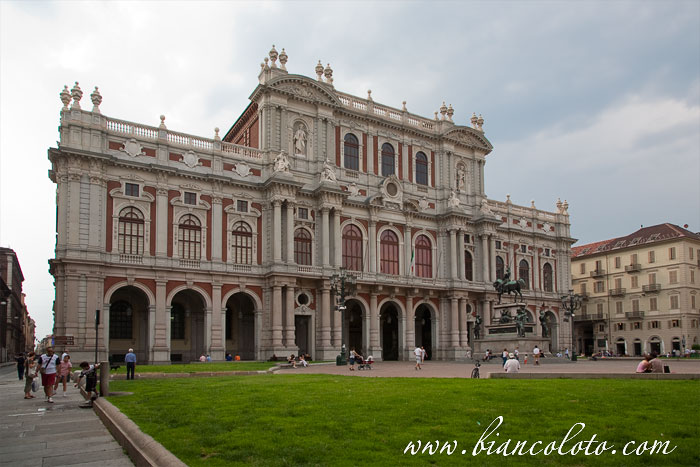 Палаццо Кариньяно. Турин