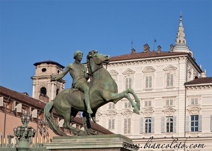 Диоскур Королевского дворца