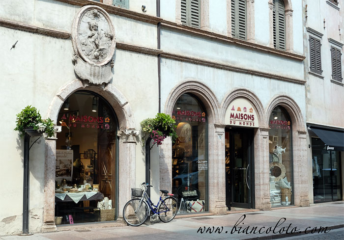 Дворец Сальвадори 