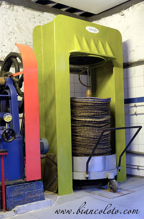 Музей оливкового масла в деревне Адатепе